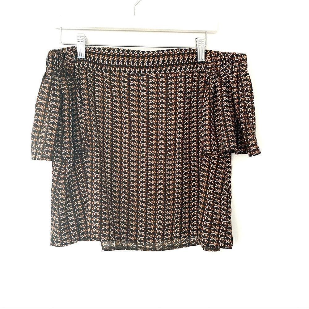 Alythea off shoulder short sleeve crop top small